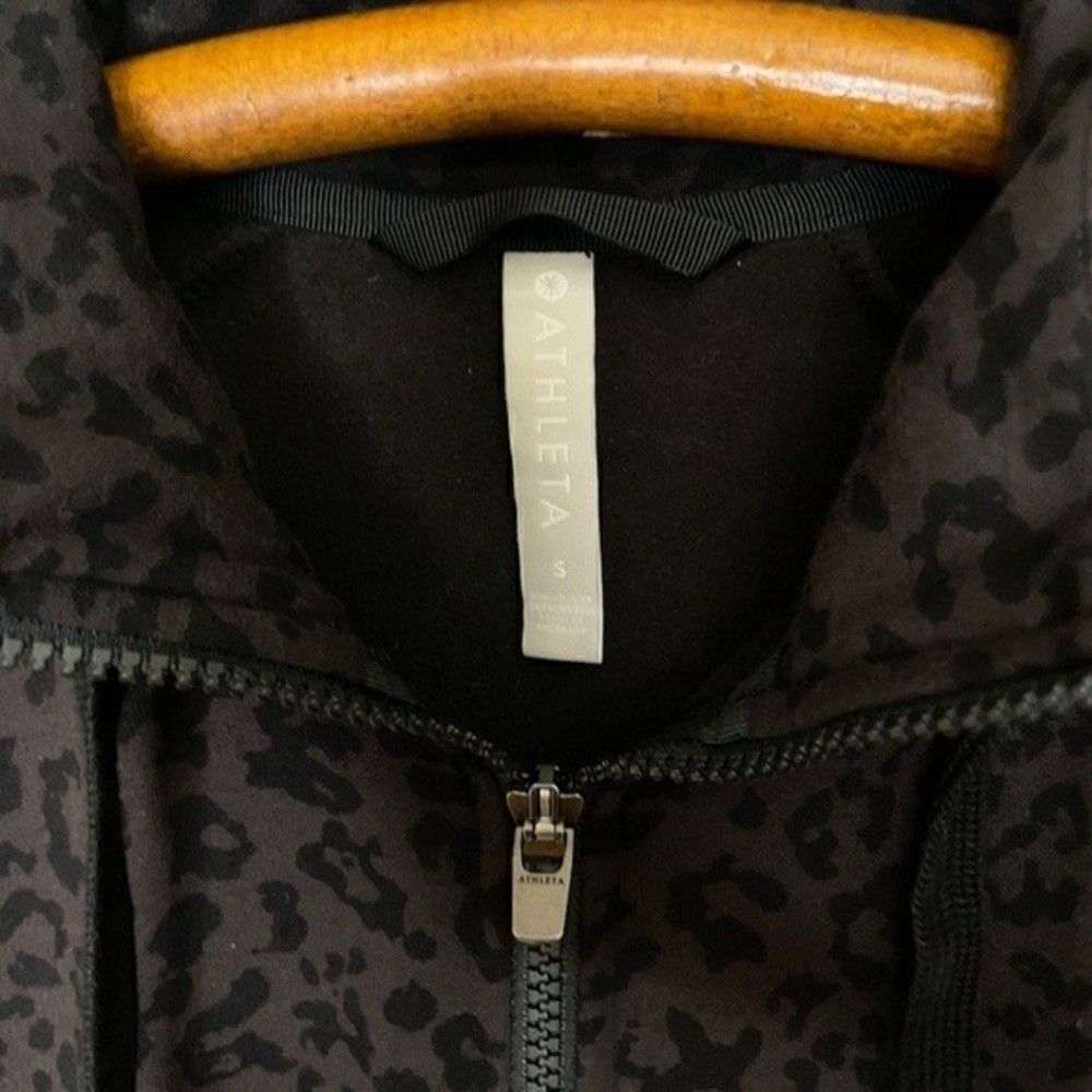 2 for $30 ATHLETA Triumph Black Leopard Print Hoodie - Picture 9 of 13